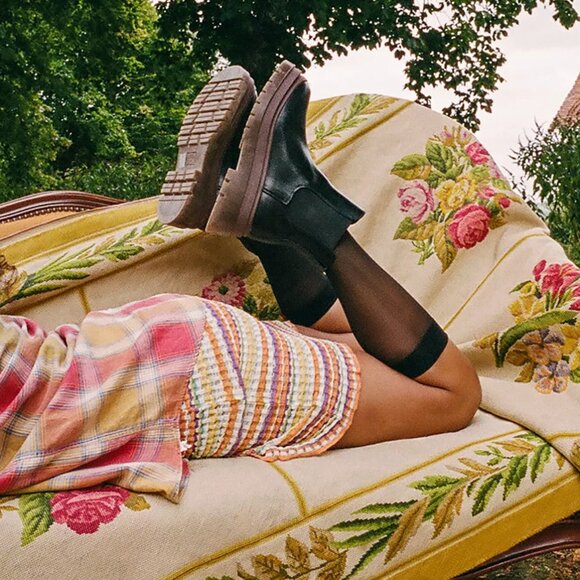 Urban Outfitters Betty Treaded Chelsea Boot - Picture 2 of 11